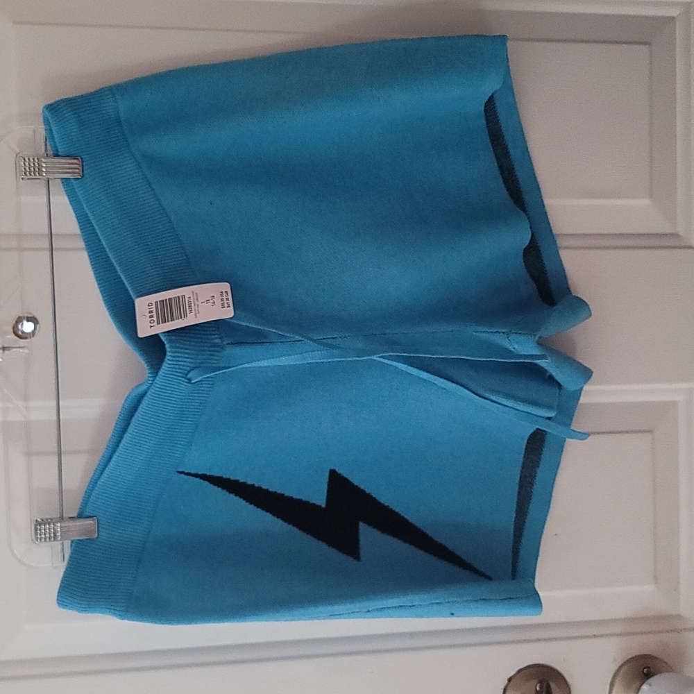 *FINAL* TORRID LOVESICK BLUE BOLT SWEATER SHORTS: NWT: SZ 1X